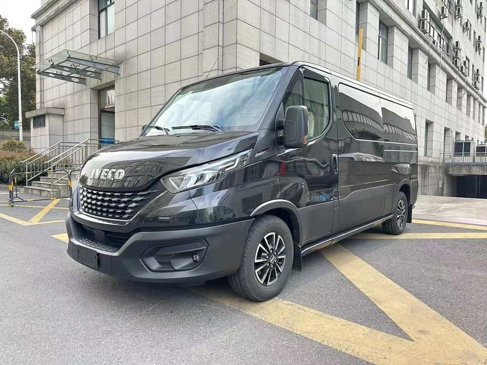 意大利进口依维柯7座mpv,内饰定制款式超丰富