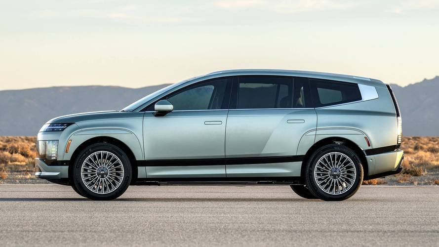 现代纯电旗舰SUV IONIQ 9震撼现身 三排大空间与出色续航重塑电动出行